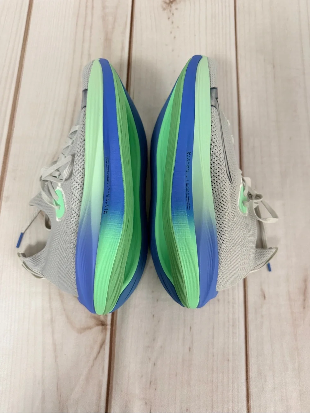 Mizuno mens neo